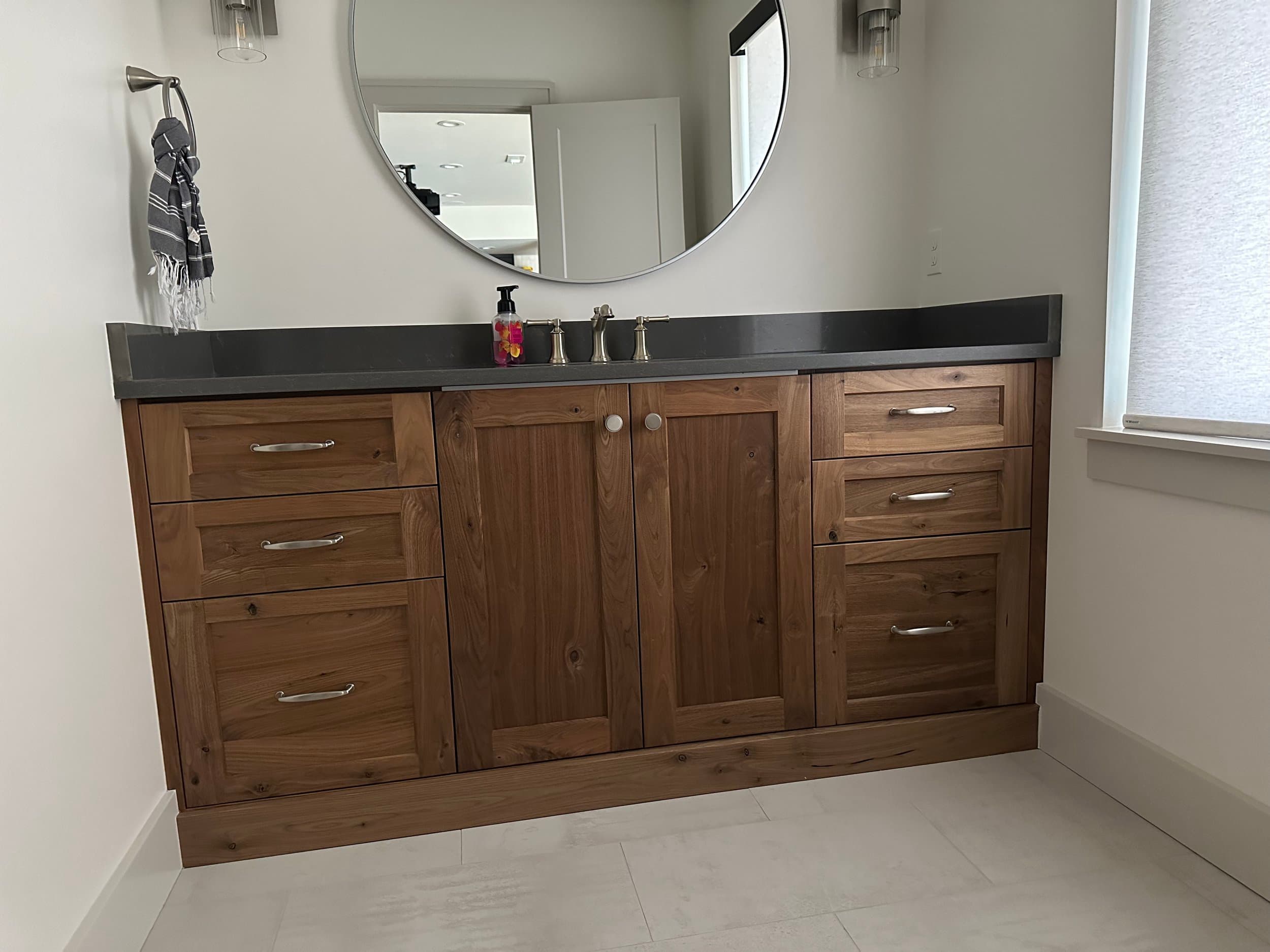 Bathroom 007.jpg